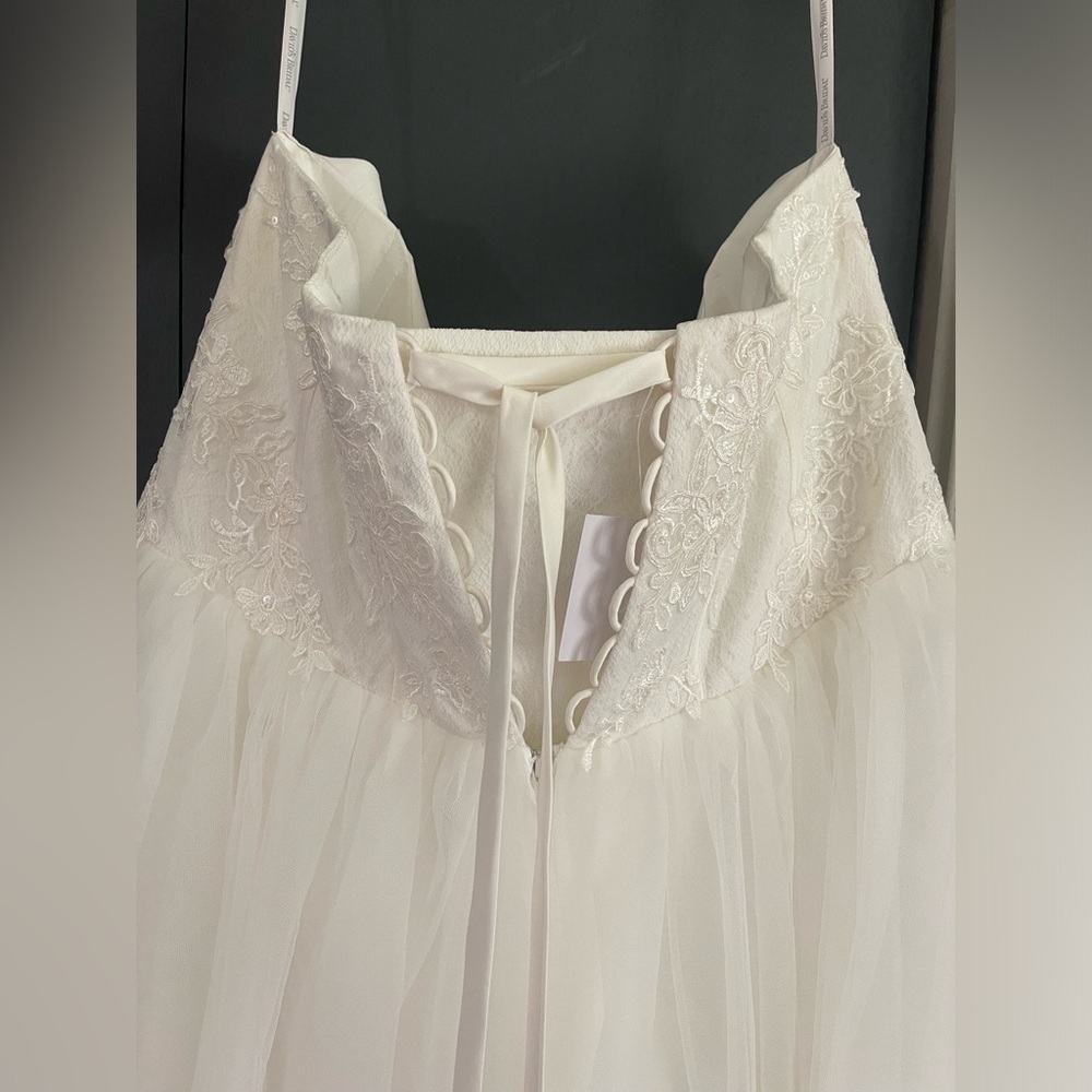 David's Bridal 22W Strapless Wedding Dress with Lace Corset Bodice STYLE# WG3633 - Picture 13 of 15